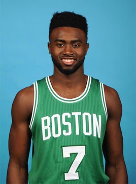 广东男篮防守稳固力克上海（广东男篮凭坚实防守击败上海队）