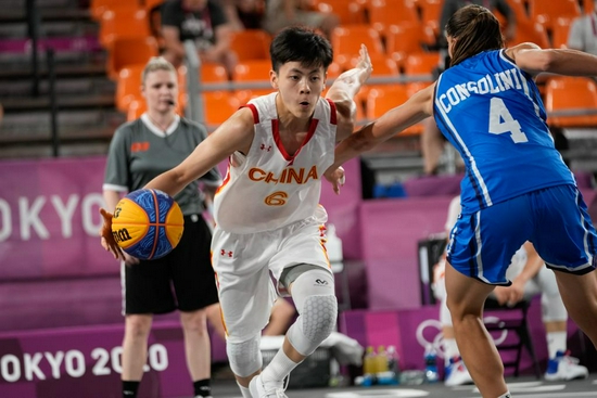 西甲：巴萨3-1逆转赫罗纳（西甲战报：巴萨3-1逆转击败赫罗纳）