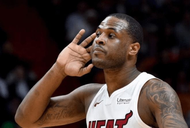 2025年世界女排联赛总决赛中，意大利女排以3-0战胜美国队，晋级四强。（2025年世联赛总决赛阶段，意大利女排3比0完胜美国队，跻身四强）