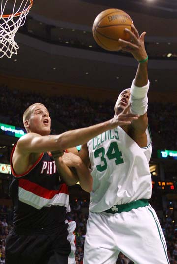 狂砍39分！恩比德：今天没了马克西，我必须得承担更多责任（轰下39分！恩比德：马克西缺阵，我必须扛起更多责任）