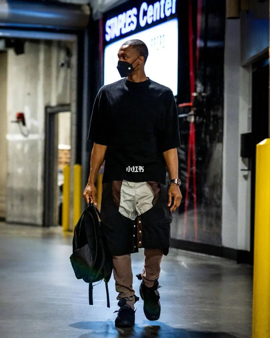 三分箭雨落齐鲁：山东高速男篮的外线蜕变与新赛季展望（齐鲁三分风暴：山东高速男篮外线进化与新赛季前瞻）