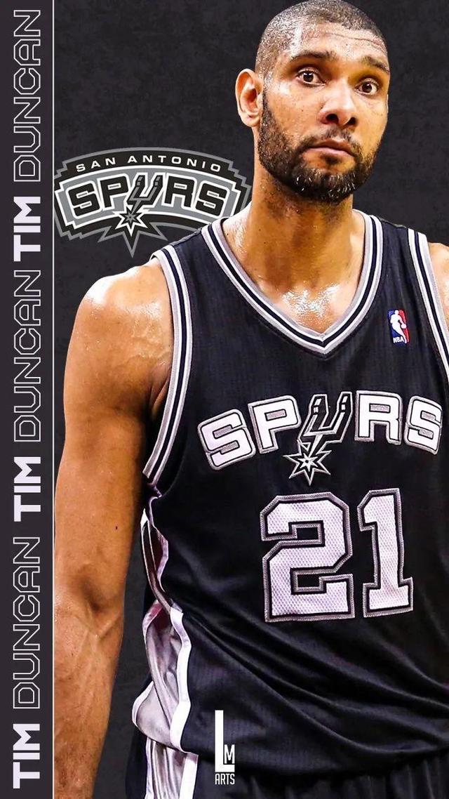 韩国女星穿曼联曼城球衣聚餐。左边是韩国国门金承奎...（韩国女星身着曼联、曼城球衣同框聚餐，左侧为韩国国门金承奎）