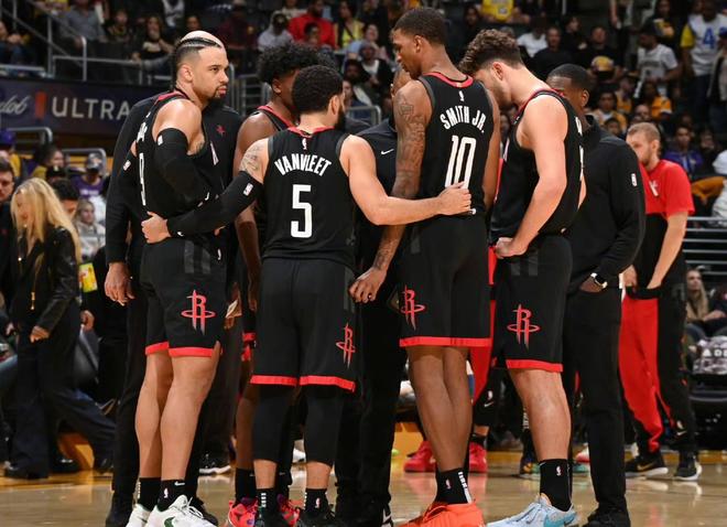 苏格兰女足主帅：中国女足渴望挽回颜面，我们不能掉以轻心（苏格兰女足主帅：中女足力图挽回颜面，我们绝不轻敌）